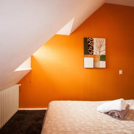 Oranje Nassau 우흐스트헤이스트